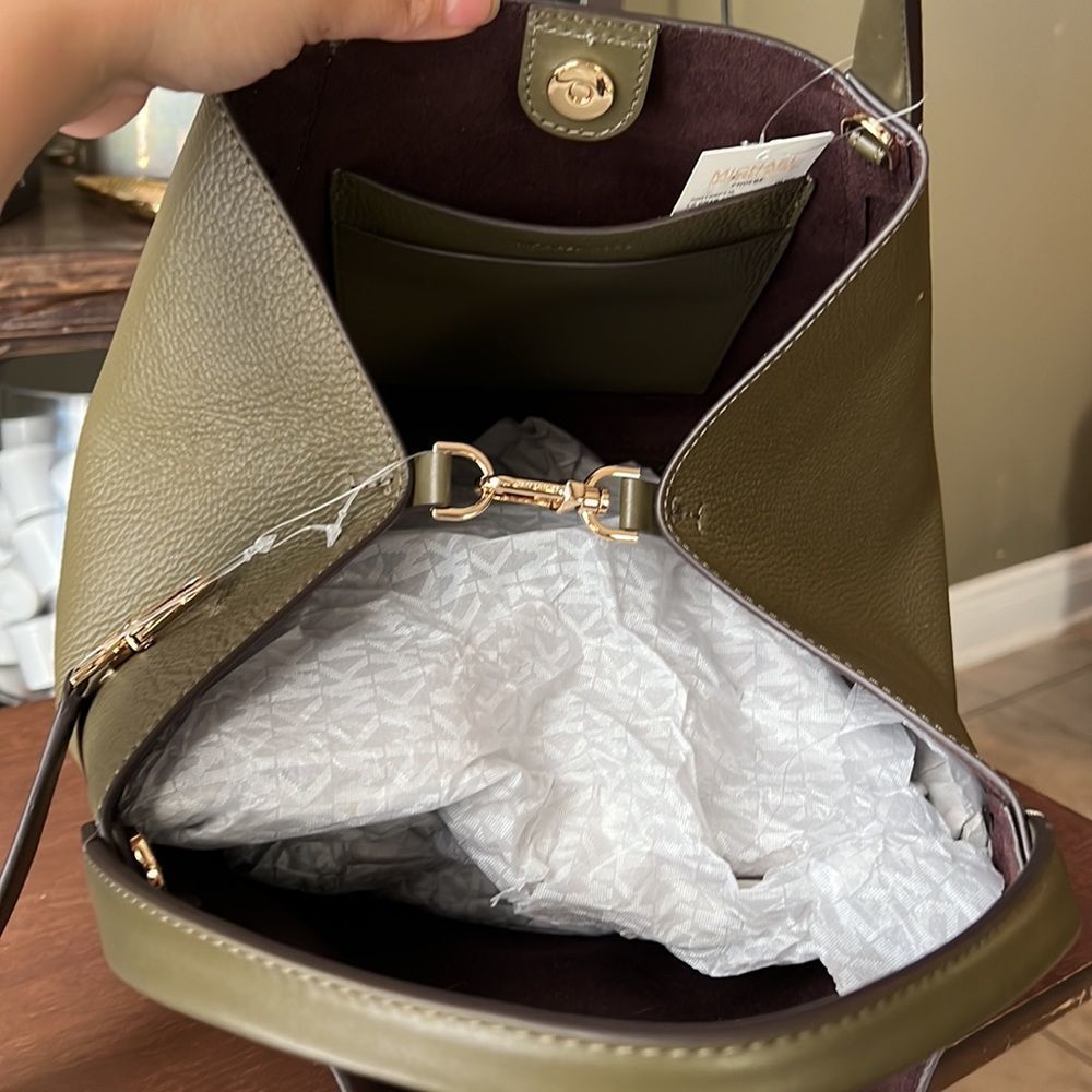 Michael Kors pebbled leather tote bag - Picture 12 of 13
